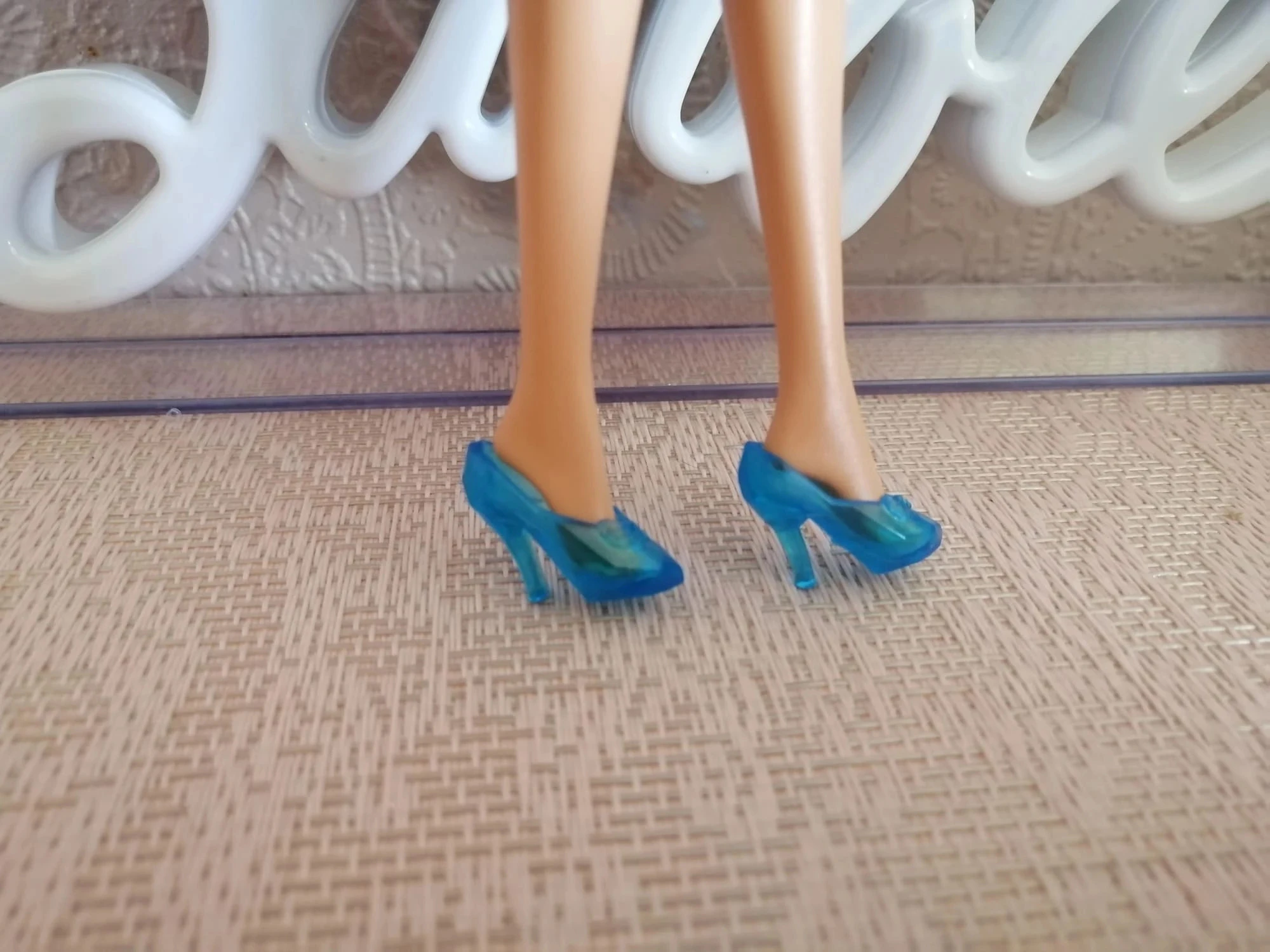 Jolie Barbie dans une tenue bleue – photo 4